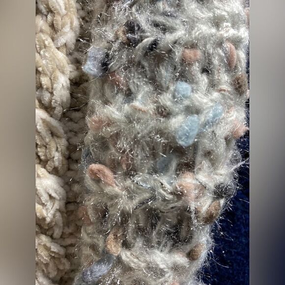 CEJON Knitted Cable Chunky Fuzzy Infinity Loop Scarf In Pastel - Picture 6 of 12